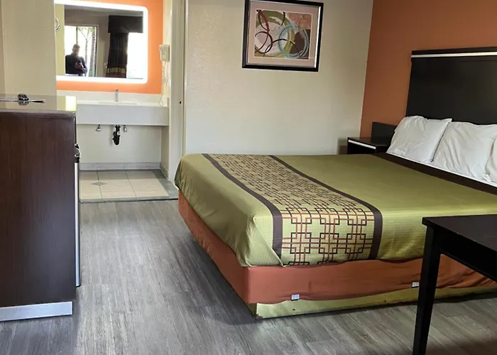 Rivera Inn & Suites Motel